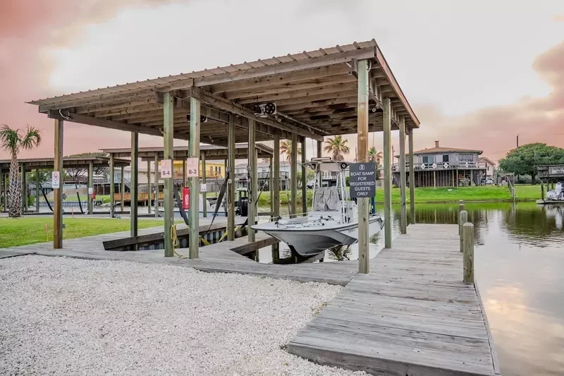 boat dock and ramp at texas rv resort
